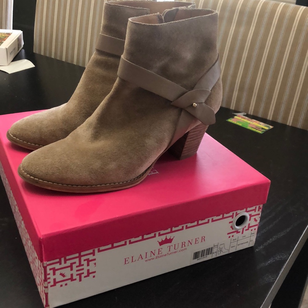 Elaine Turner Karen boots